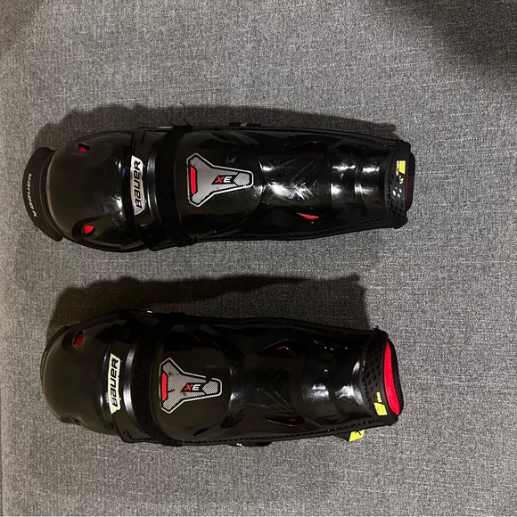 Bauer hockey shin pads - Picture 2 of 3